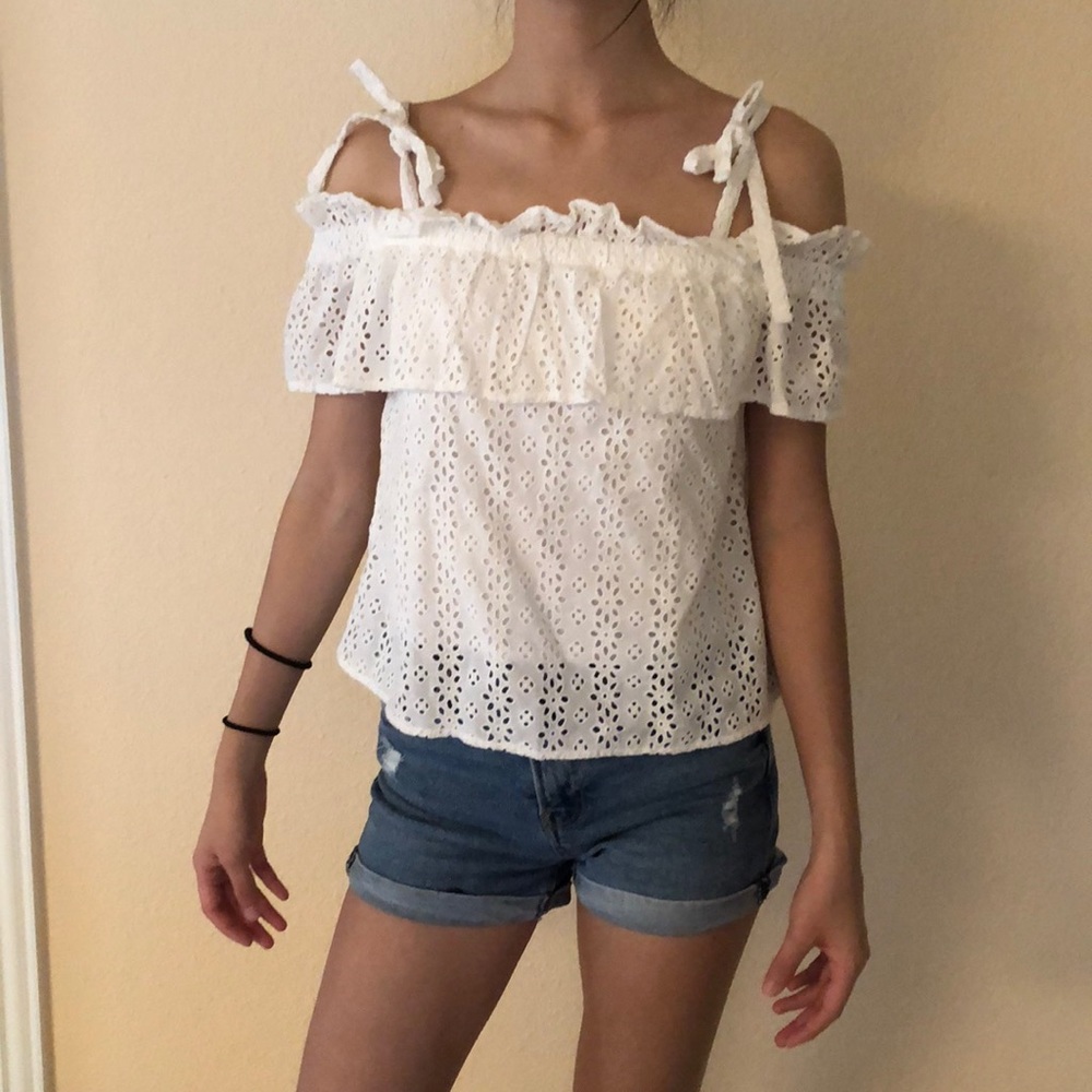 5/$25 Off shoulder lace top